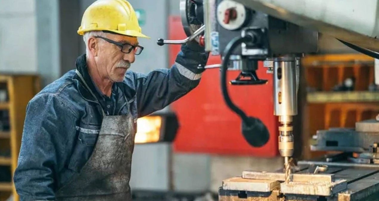 Emekliliğini erteleyenlere 800 Euro para verilecek