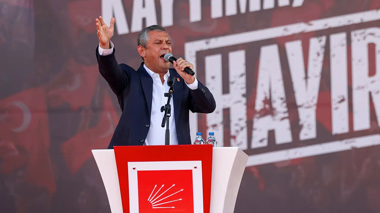 gozler ona cevrilmisti ertelenen kurultay davasi sonrasi ozgur ozelden ilk mesaj yine dogumdayiz iste yine sevincteyiz f5ryJxnt