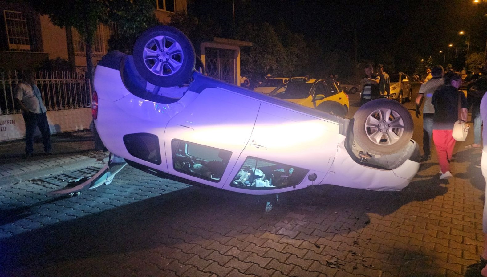 nazillide otomobil takla atti 1 kisi yaralandi zZS9rjGc