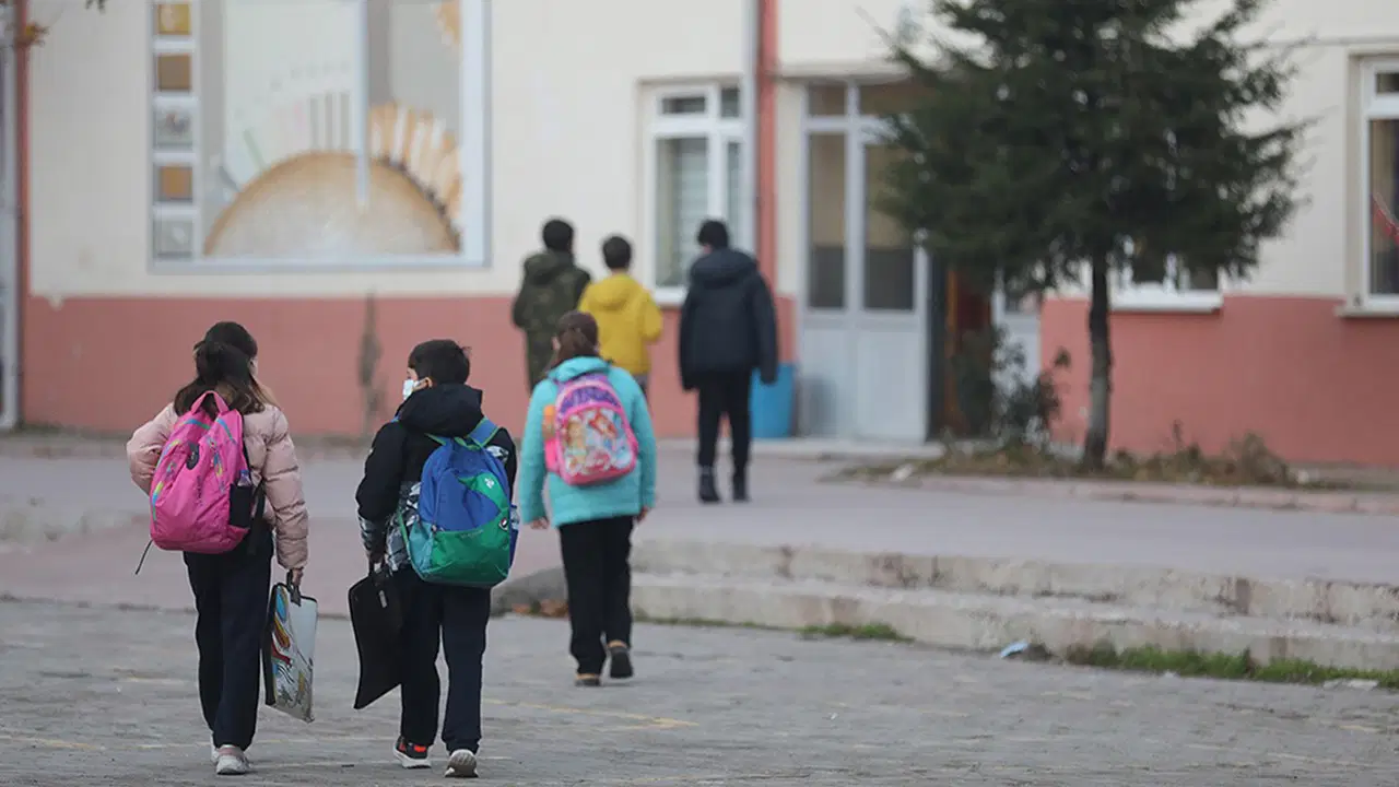 10 kasim bu yil da ara tatile denk geliyor mebe sert tepki hepimiz biliyoruz ki bunlar tesaduf degil 2bK1CkGn