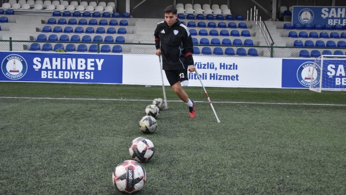 kazada engelli olan gaziantepli genc futbolla hayata dondu nqUgwprh.jpg