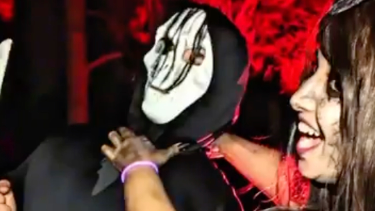 sanliurfada tepki ceken cadilar bayrami kutlamasi gh8j1p9R.jpg