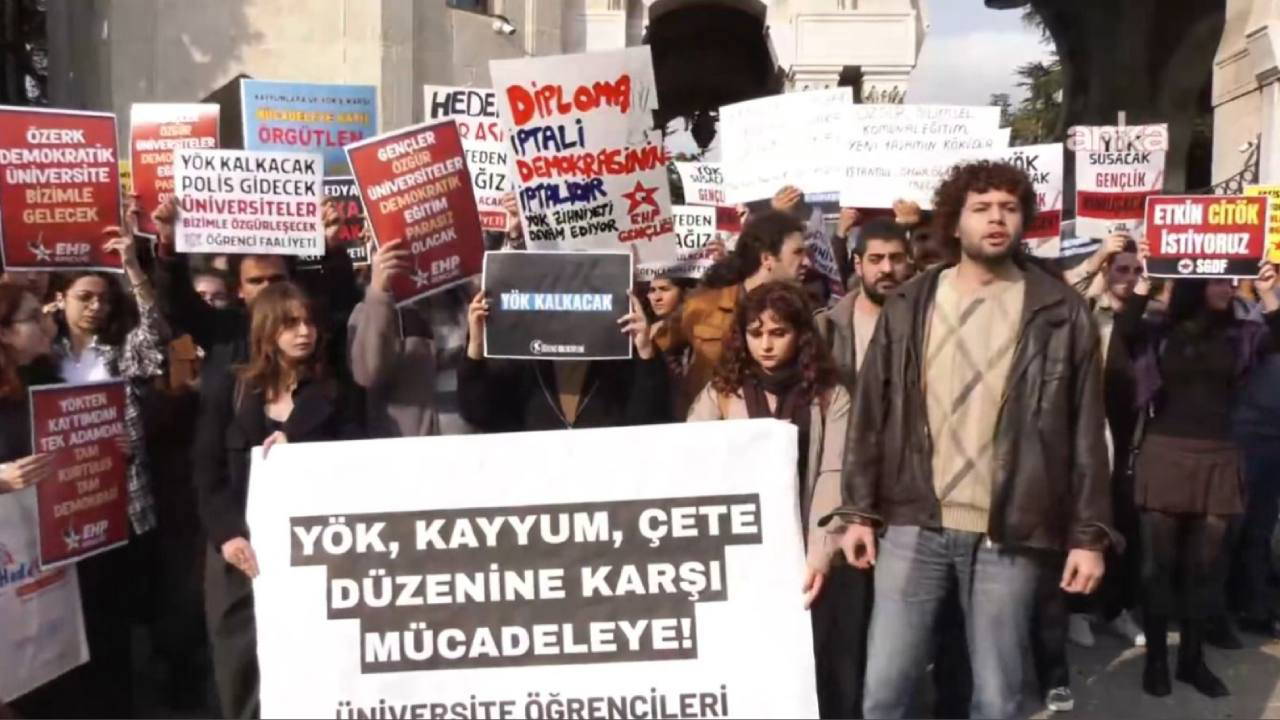 universite ogrencilerinden beyazit meydaninda yok protestosu siJCMy5f.jpg