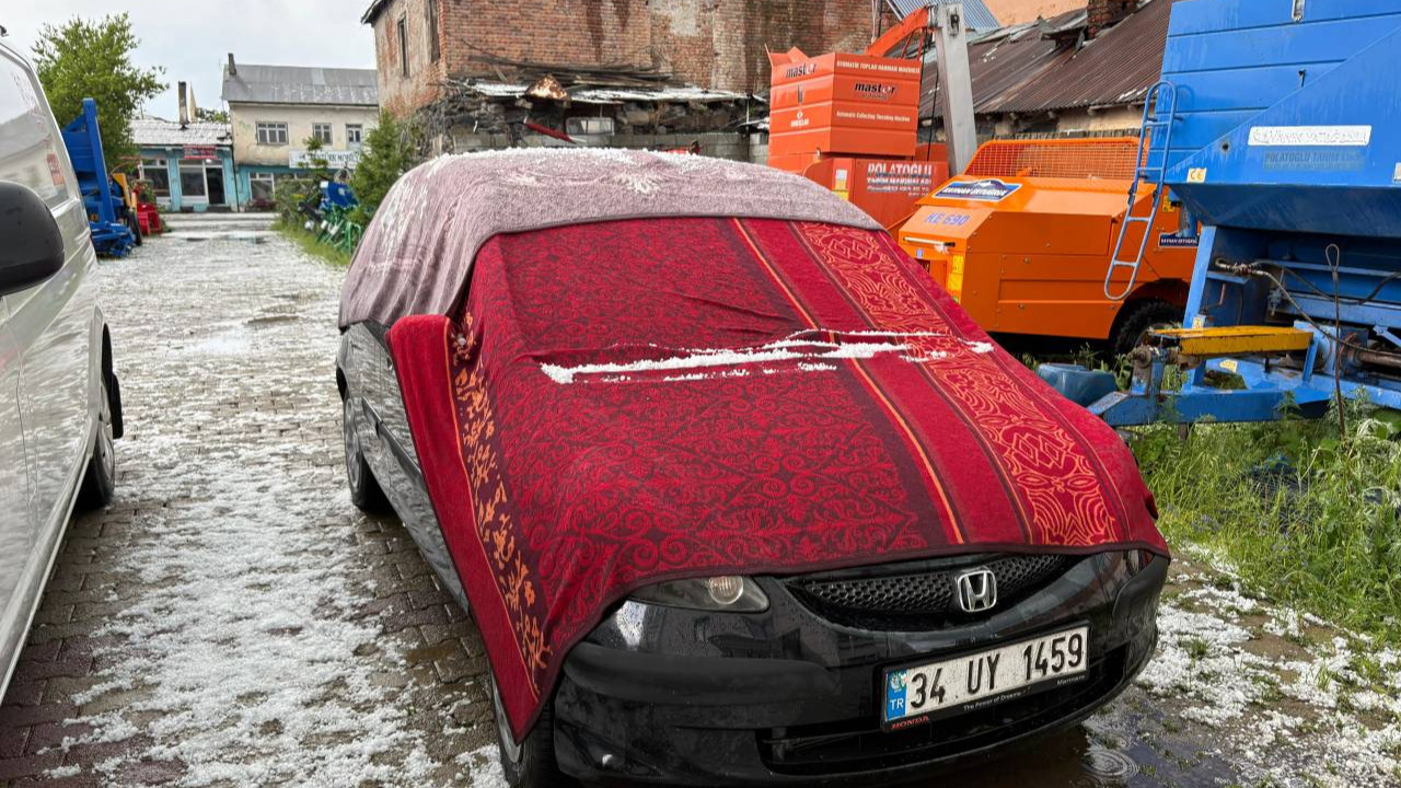 Erzurum’da sağanak; Kars’ta dolu: Hayat durma noktasına geldi
